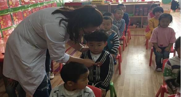 我院心胸外科受邀为开阳县全县中小学生及托幼机构进行先天性心脏病筛查